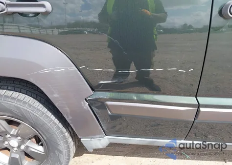 2011 Jeep Liberty Renegade from USA, damaged, VIN 1J4PN3GK9BW502413